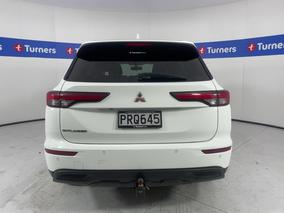 Photo '6' of Mitsubishi Outlander