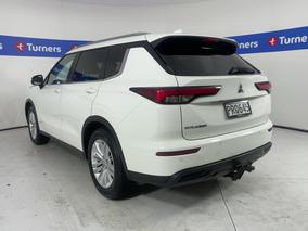 Photo '5' of Mitsubishi Outlander