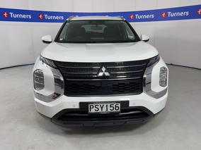 Photo '2' of Mitsubishi Outlander