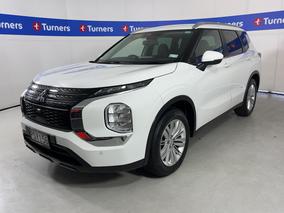 Photo '4' of Mitsubishi Outlander