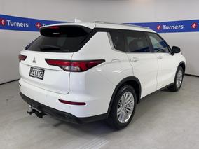 Photo '7' of Mitsubishi Outlander