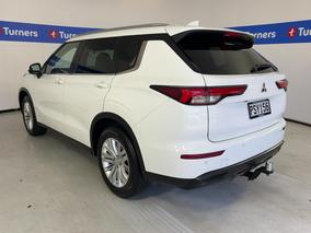Photo '5' of Mitsubishi Outlander