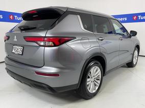 Photo '7' of Mitsubishi Outlander