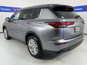 Photo '5' of Mitsubishi Outlander