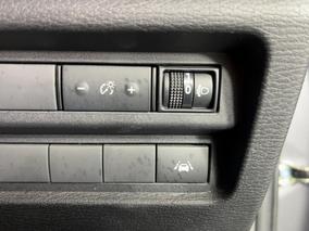 Photo '26' of Mitsubishi Outlander