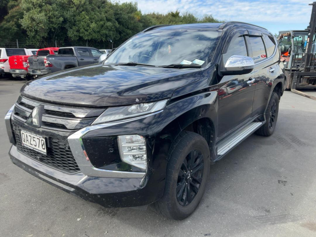 Photo '3' of Mitsubishi Pajero Sport Vrxb