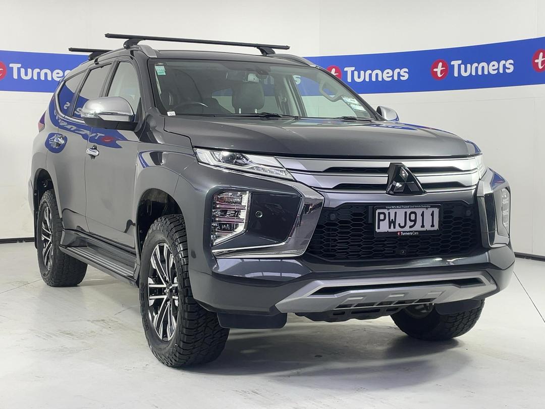 Photo '1' of Mitsubishi Pajero Sport