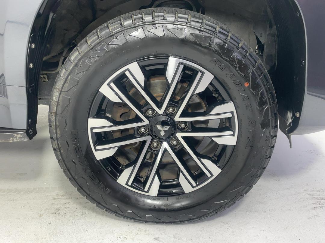 Photo '9' of Mitsubishi Pajero Sport