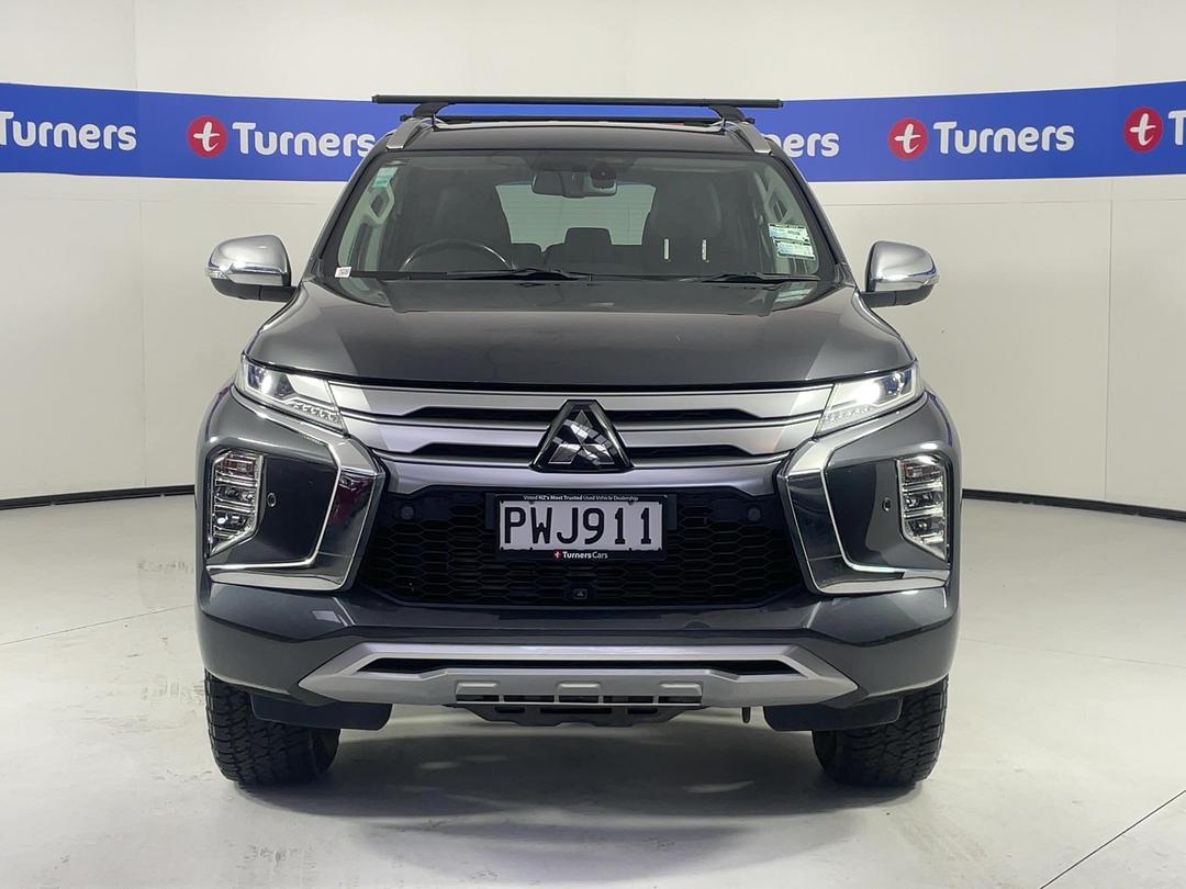 Photo '2' of Mitsubishi Pajero Sport