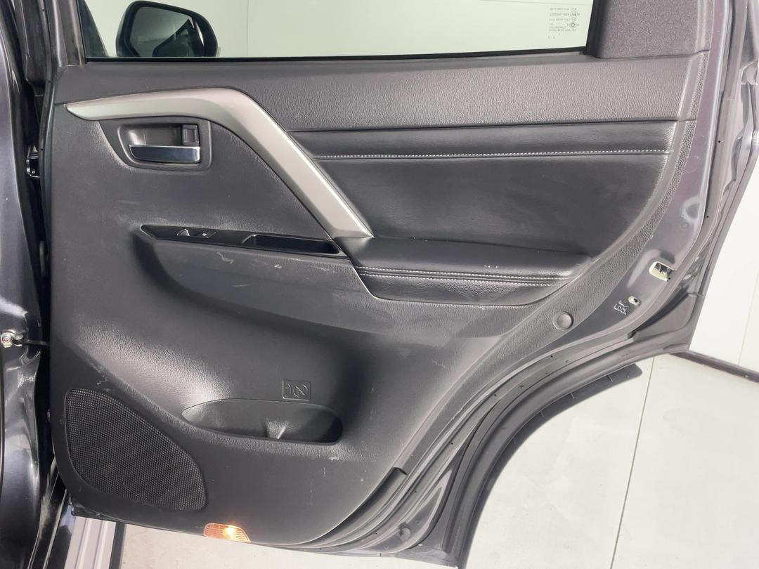 Photo '19' of Mitsubishi Pajero Sport