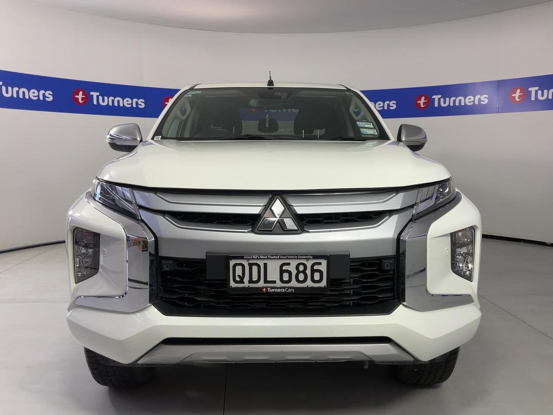 Photo '2' of Mitsubishi Triton