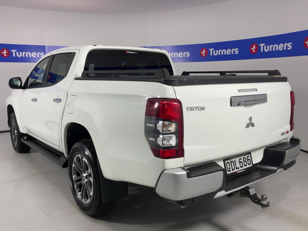 Photo '5' of Mitsubishi Triton