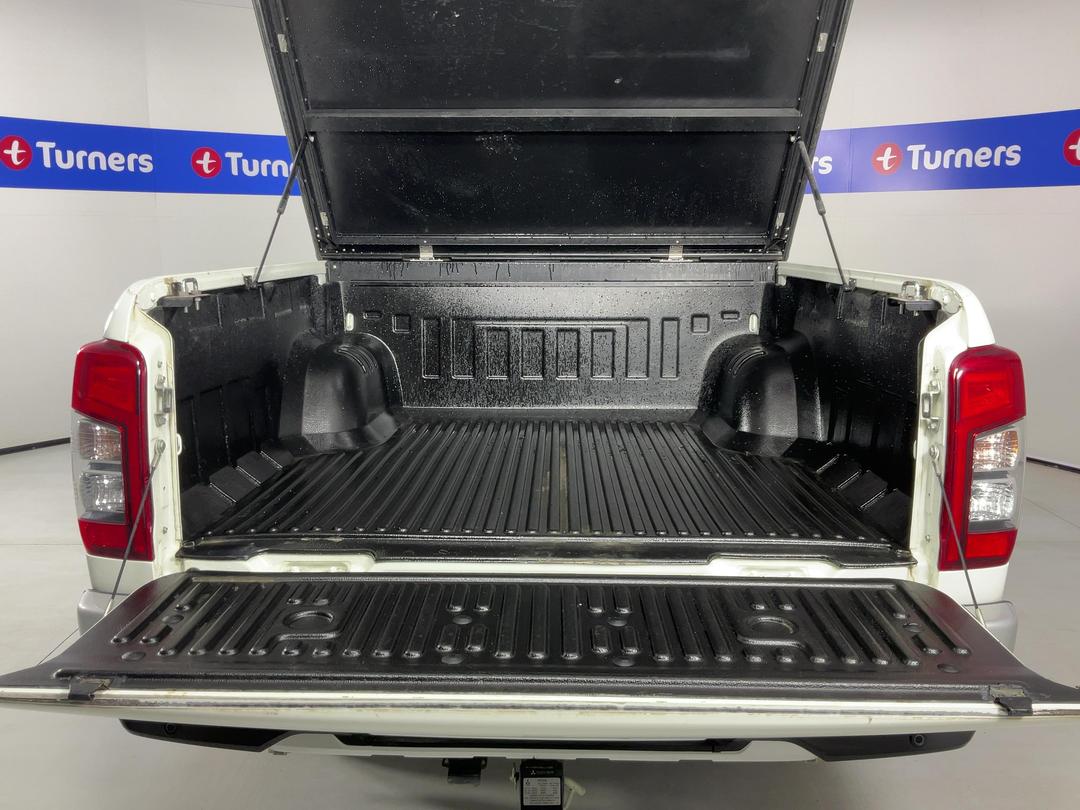 Photo '14' of Mitsubishi Triton
