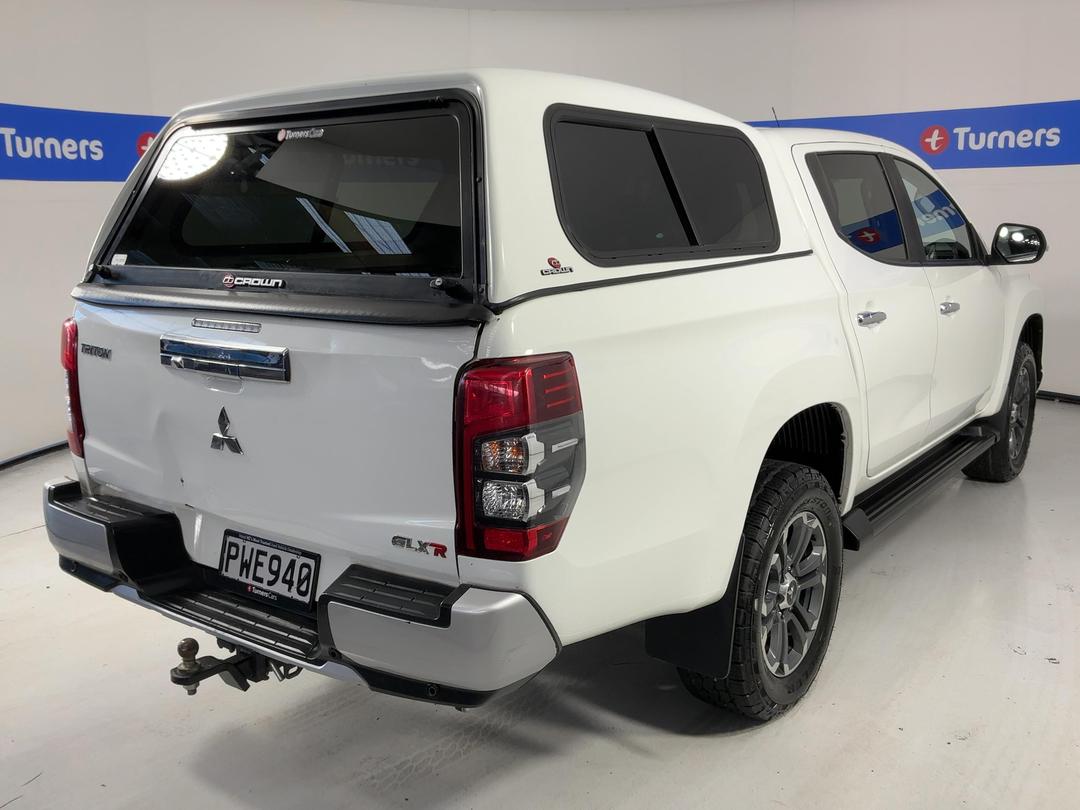 Photo '7' of Mitsubishi Triton