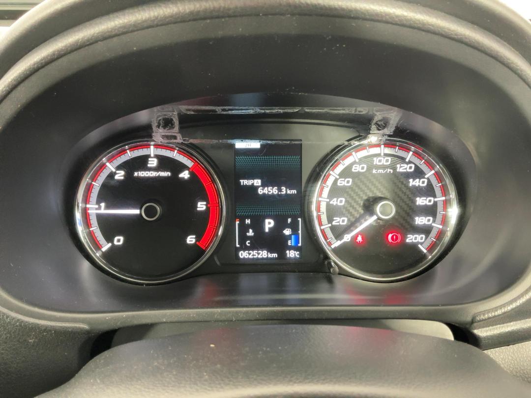 Photo '21' of Mitsubishi Triton