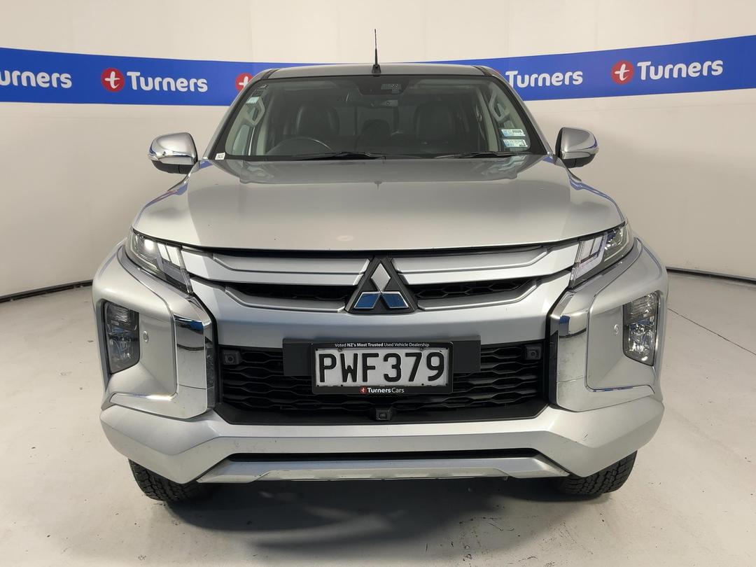 Photo '2' of Mitsubishi Triton