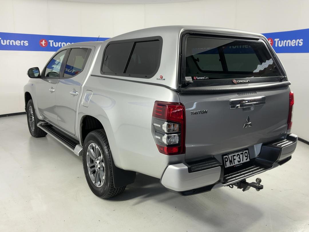 Photo '5' of Mitsubishi Triton