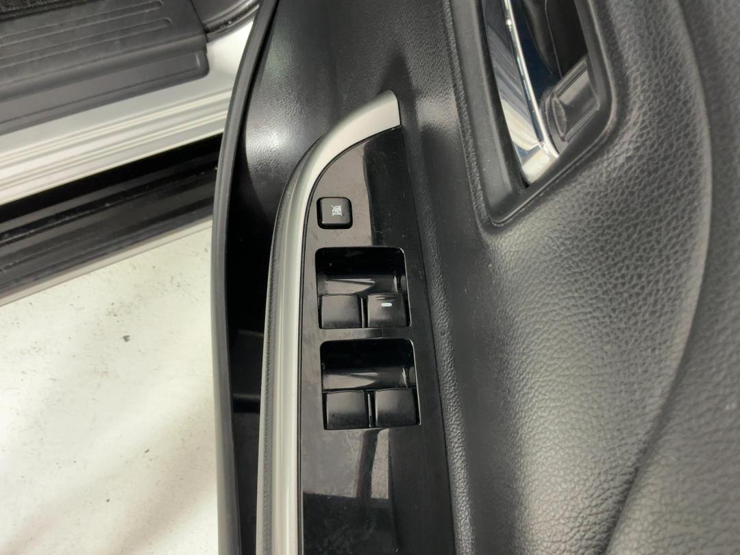 Photo '23' of Mitsubishi Triton