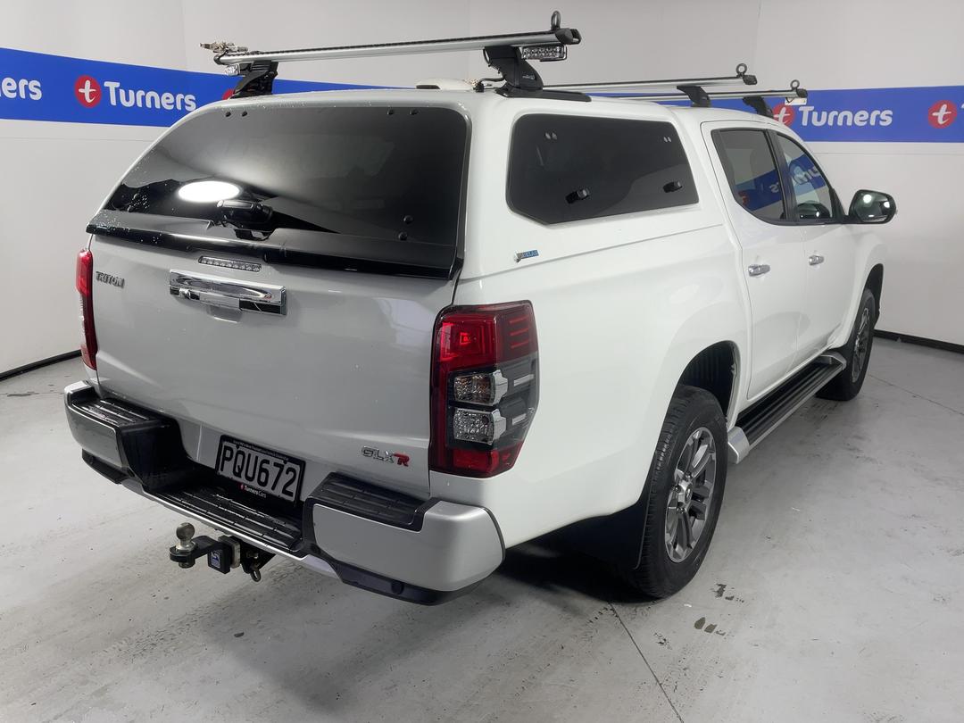 Photo '7' of Mitsubishi Triton