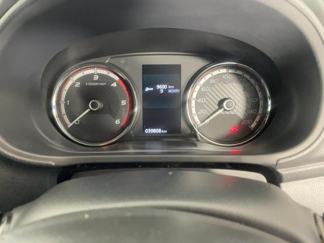Photo '21' of Mitsubishi Triton