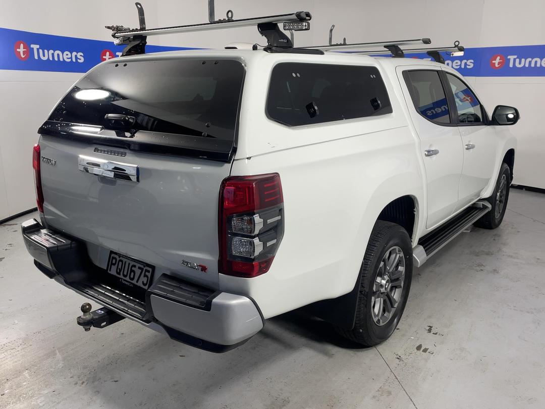 Photo '7' of Mitsubishi Triton