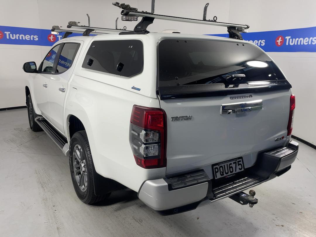 Photo '5' of Mitsubishi Triton