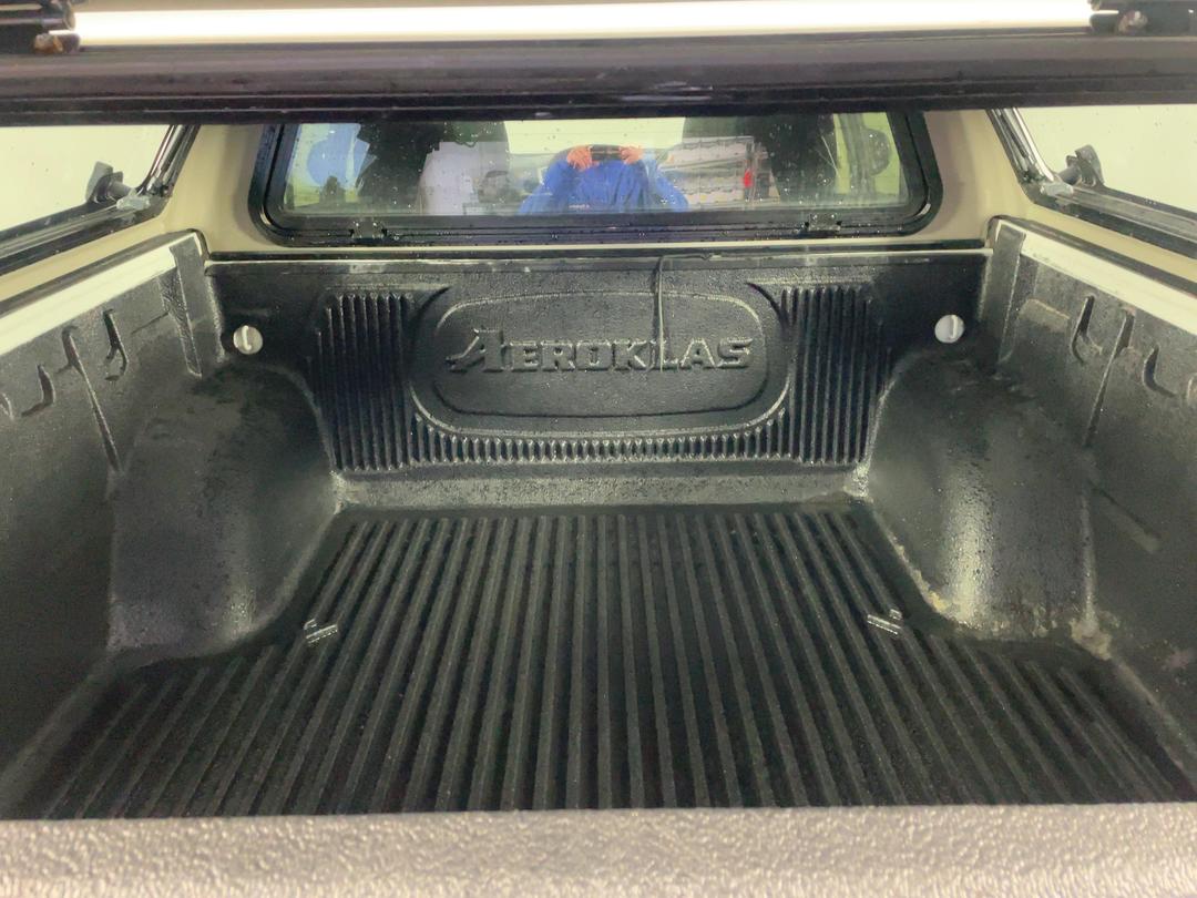 Photo '14' of Mitsubishi Triton