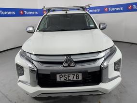 Photo '2' of Mitsubishi Triton