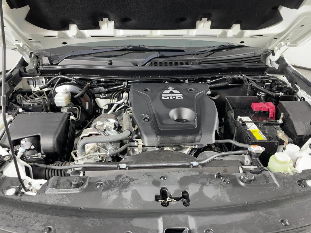 Photo '13' of Mitsubishi Triton