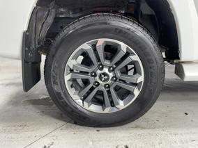 Photo '12' of Mitsubishi Triton