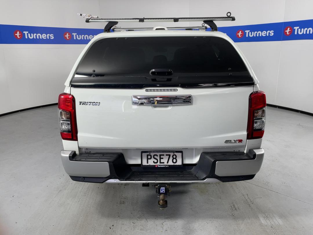 Photo '6' of Mitsubishi Triton