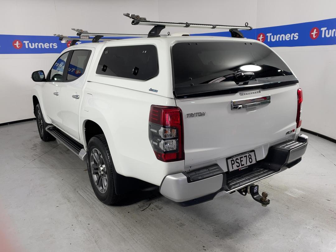 Photo '5' of Mitsubishi Triton