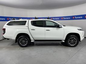 Photo '24' of Mitsubishi Triton