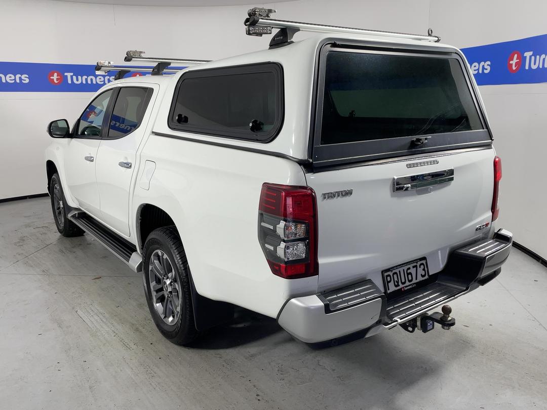 Photo '5' of Mitsubishi Triton