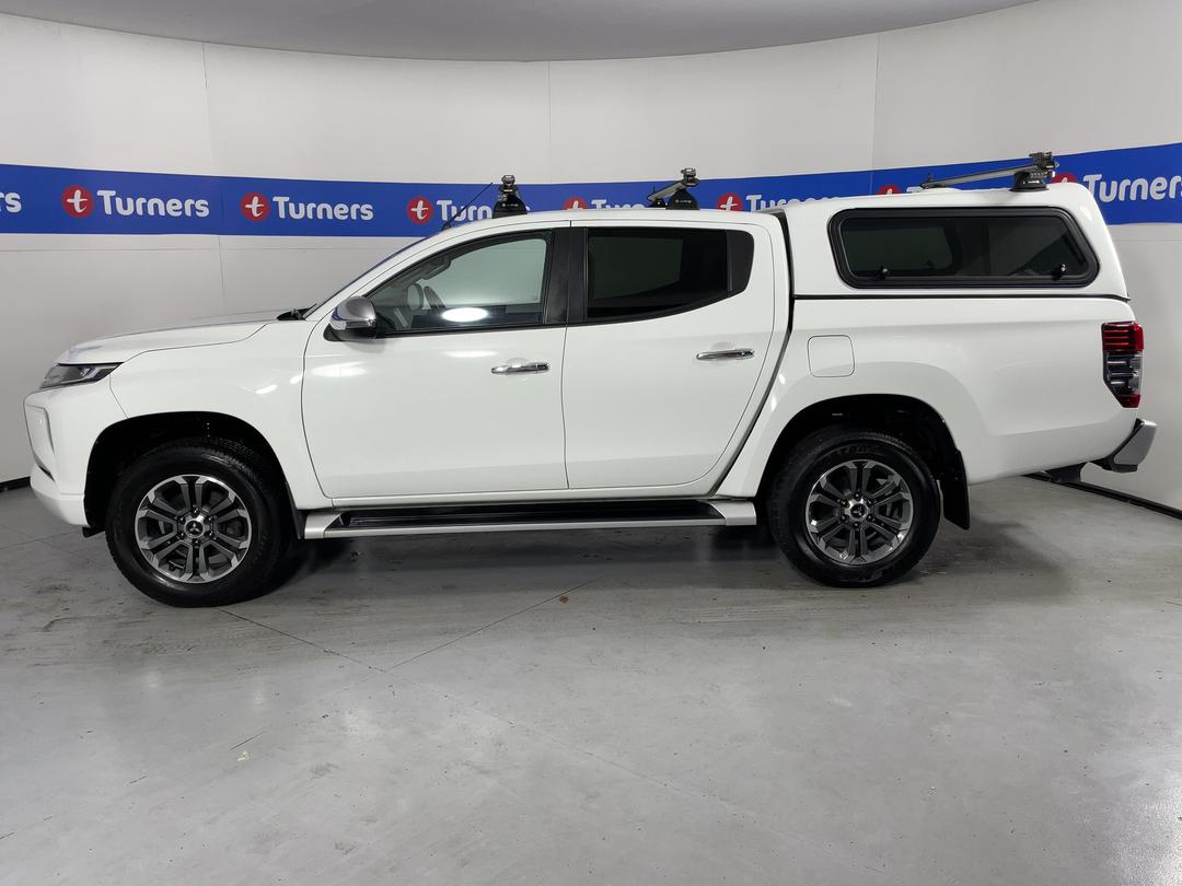 Photo '23' of Mitsubishi Triton
