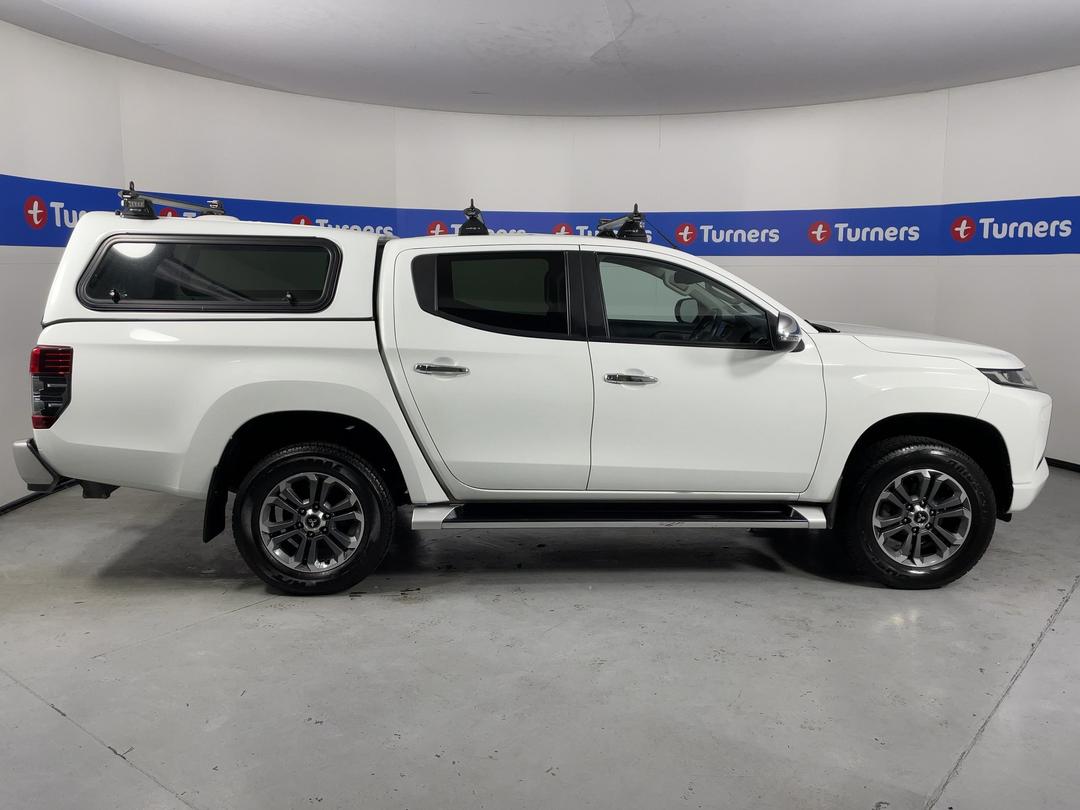 Photo '24' of Mitsubishi Triton