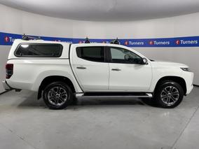Photo '24' of Mitsubishi Triton