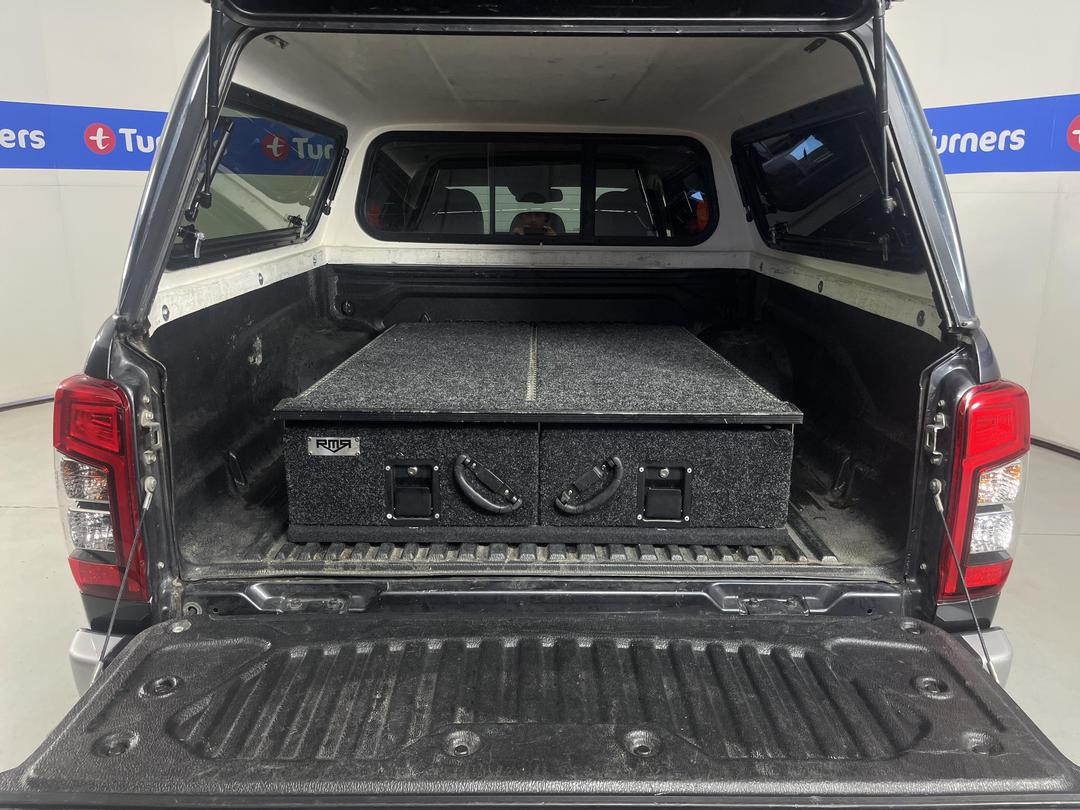 Photo '14' of Mitsubishi Triton