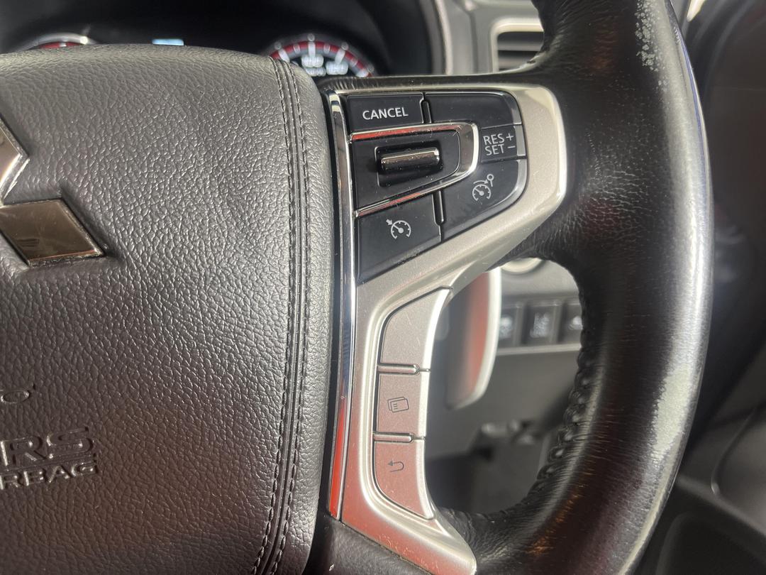 Photo '26' of Mitsubishi Triton