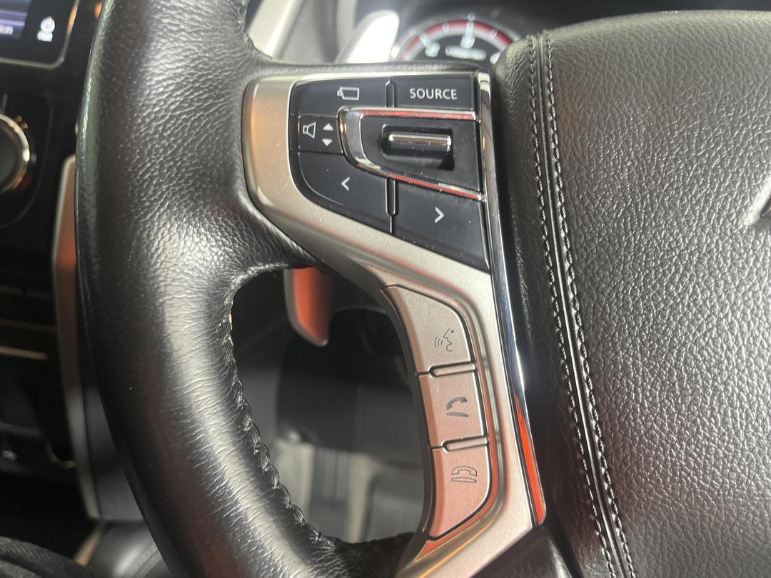 Photo '27' of Mitsubishi Triton