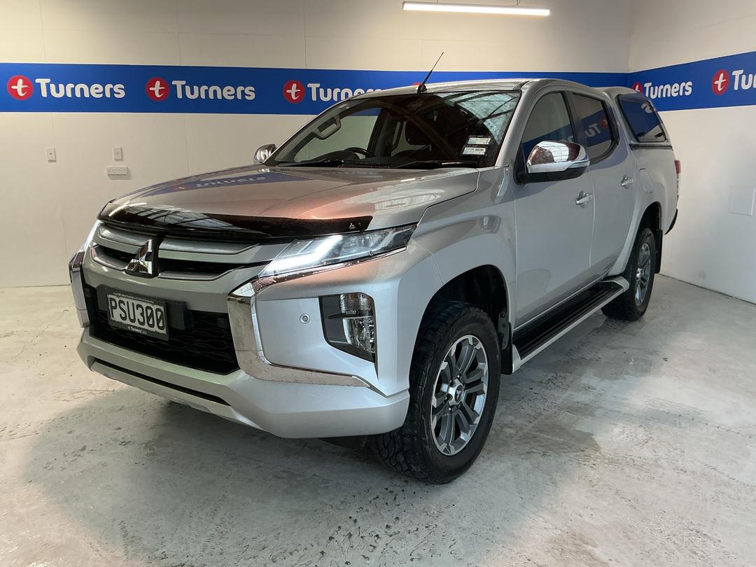 Photo '4' of Mitsubishi Triton