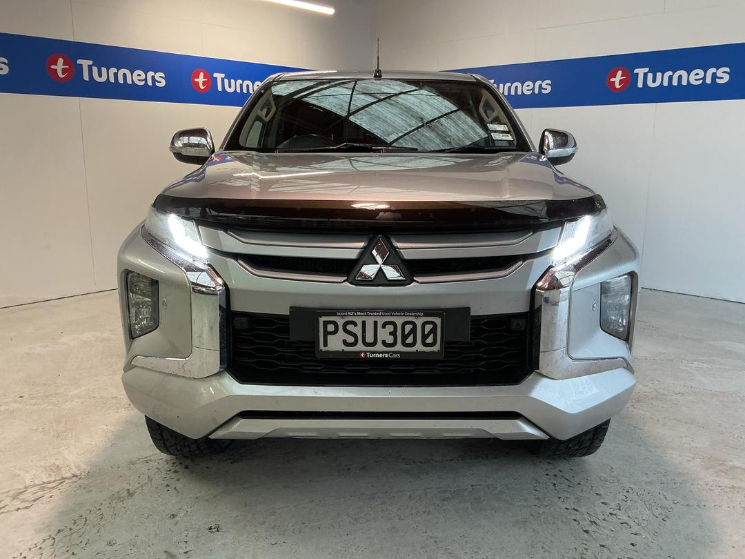 Photo '2' of Mitsubishi Triton