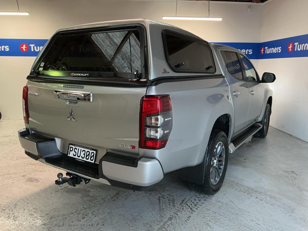 Photo '7' of Mitsubishi Triton