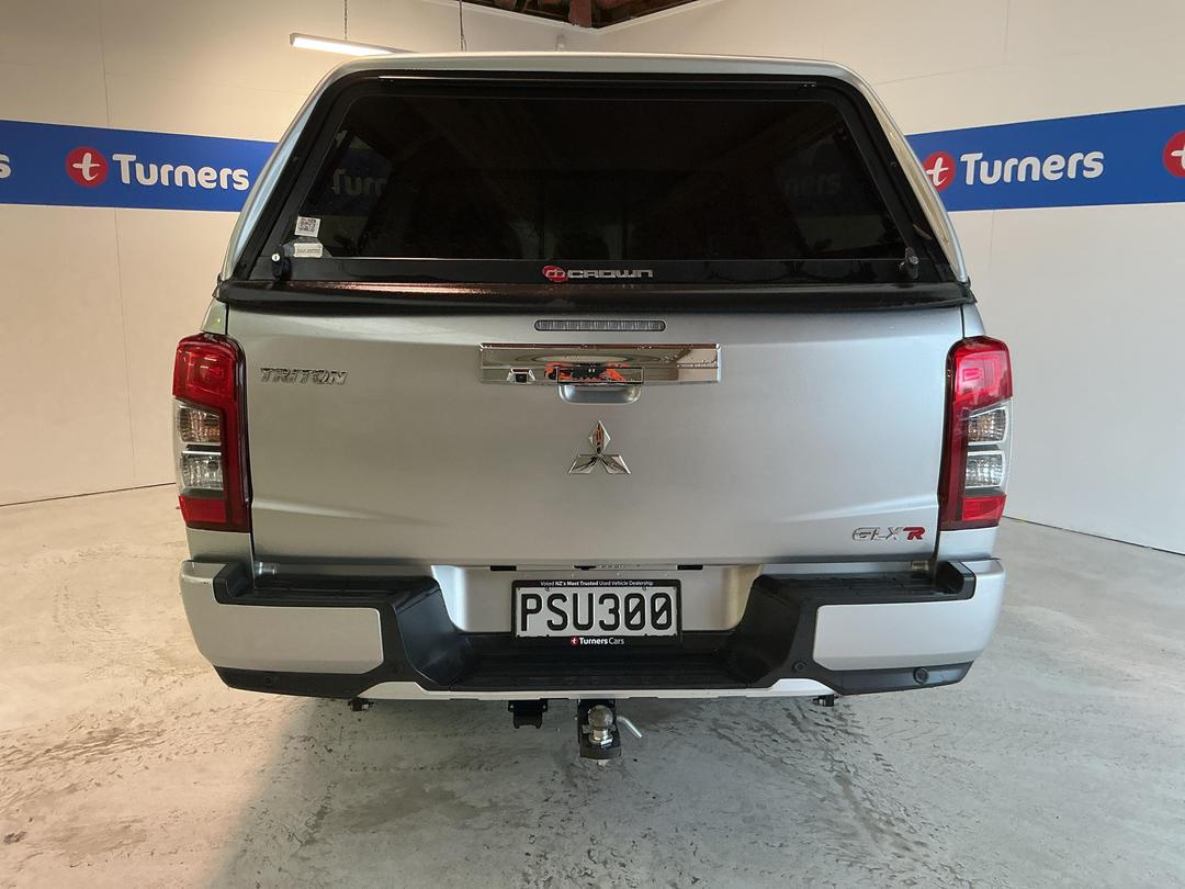 Photo '6' of Mitsubishi Triton