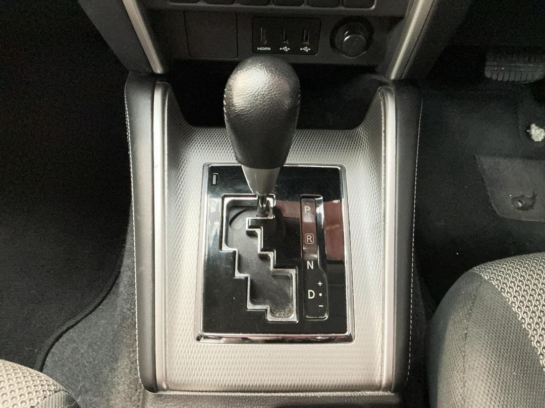 Photo '23' of Mitsubishi Triton