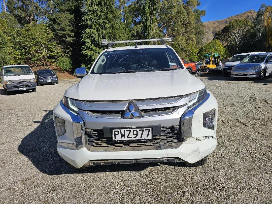 Photo '9' of Mitsubishi Triton DC Glxr 6AT