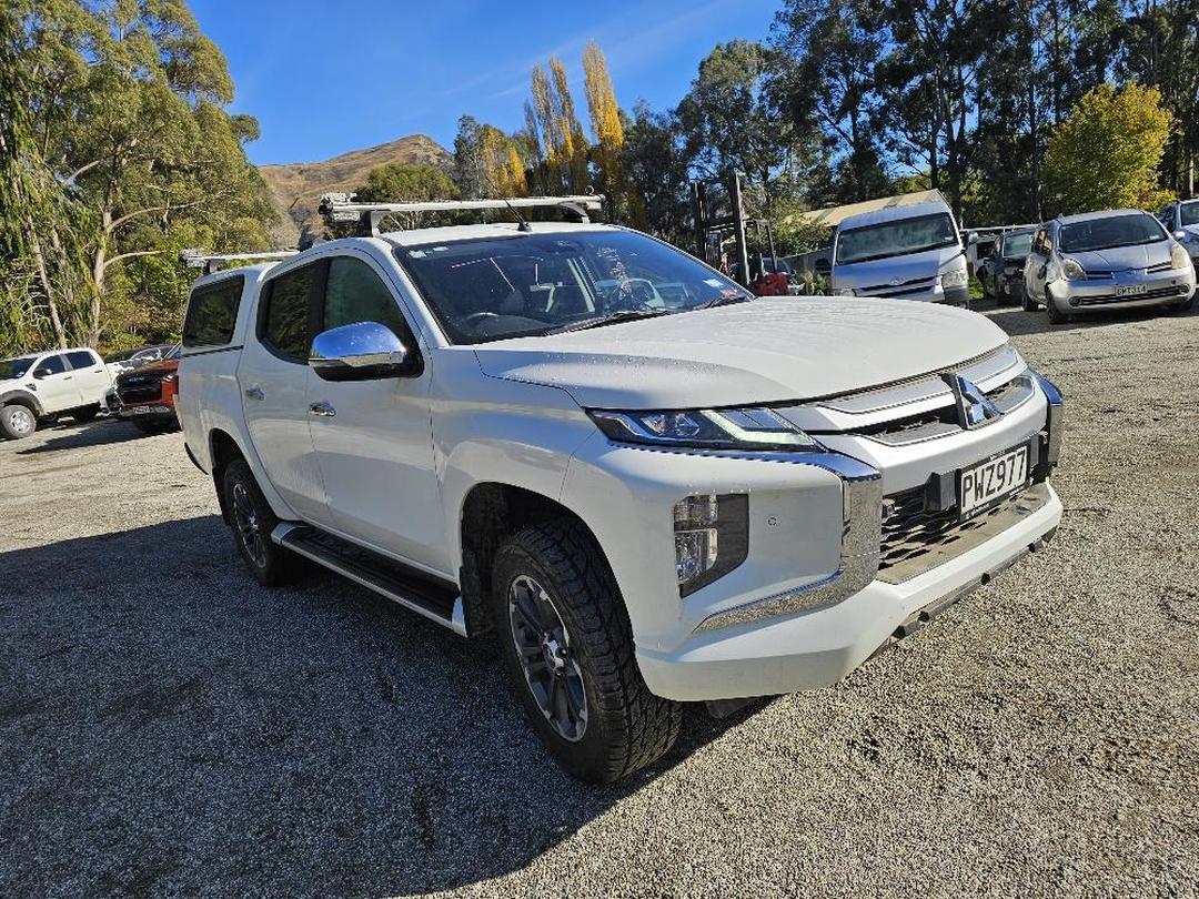 Photo '10' of Mitsubishi Triton DC Glxr 6AT