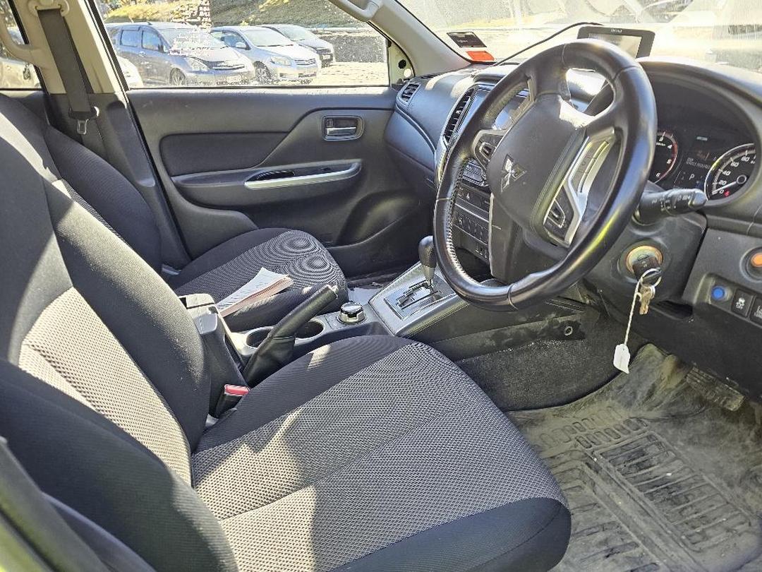 Photo '14' of Mitsubishi Triton DC Glxr 6AT