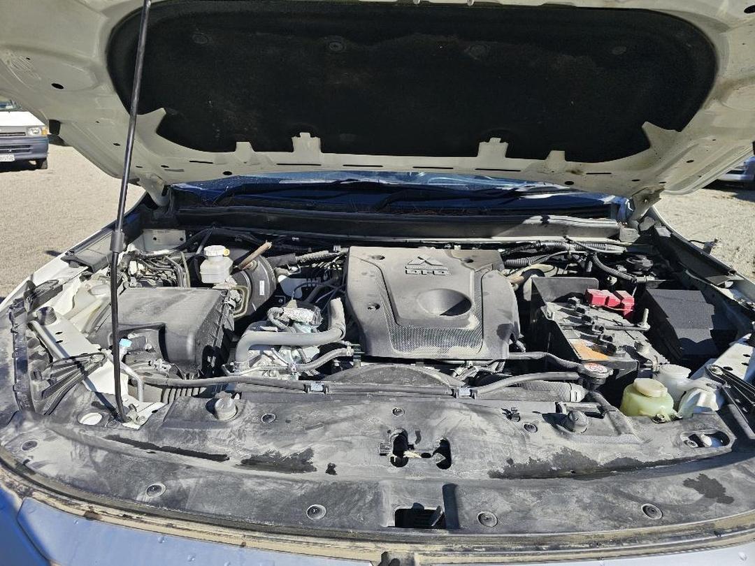 Photo '15' of Mitsubishi Triton DC Glxr 6AT