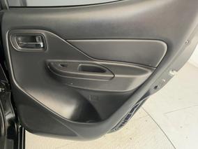 Photo '19' of Mitsubishi Triton